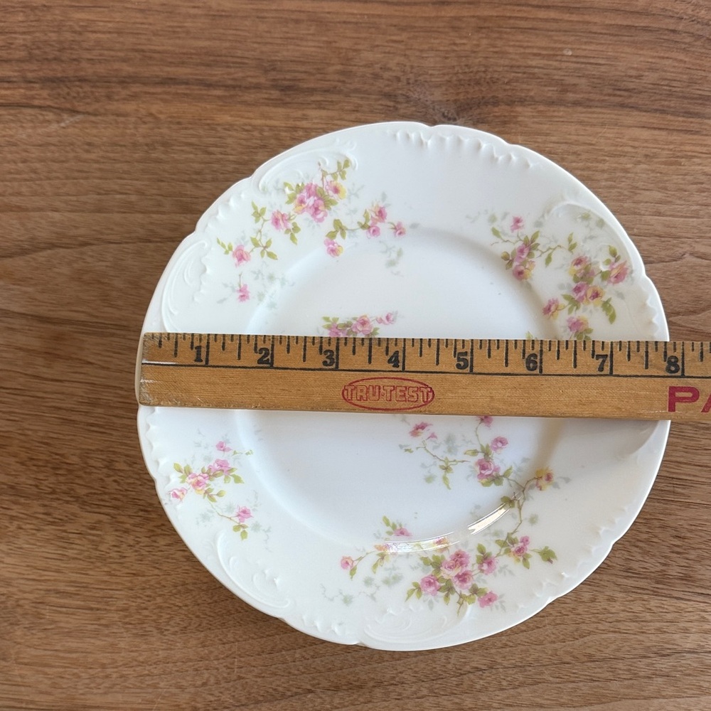 Theodore Haviland Limoges France White Dinner Plate with Pink Flowers - Picture 2 of 5